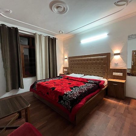 Hotel Premier Mall Road Manali מראה חיצוני תמונה