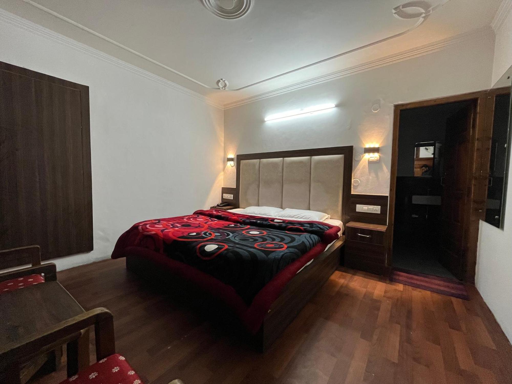 Hotel Premier Mall Road Manali מראה חיצוני תמונה
