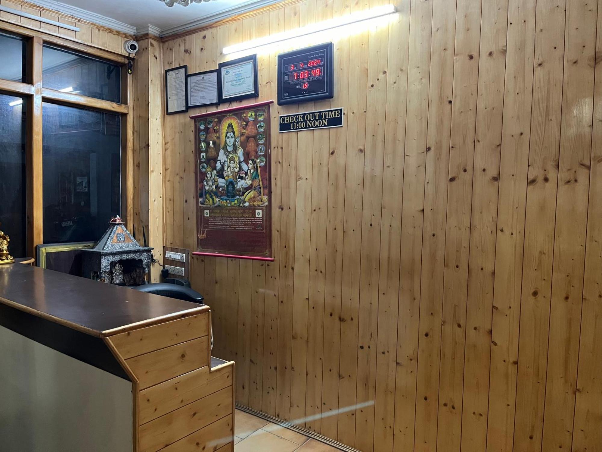 Hotel Premier Mall Road Manali מראה חיצוני תמונה
